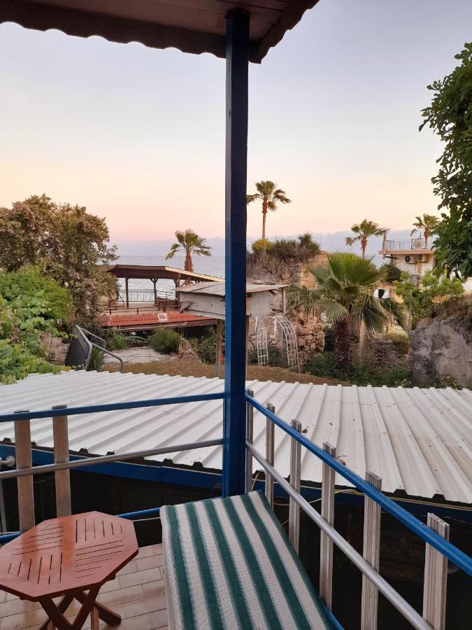 Antonios Motel Side Exterior photo
