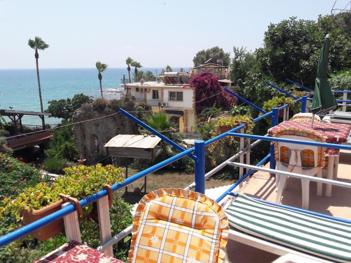 Antonios Motel Side Exterior photo