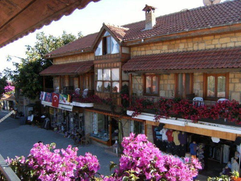 Antonios Motel Side Exterior photo