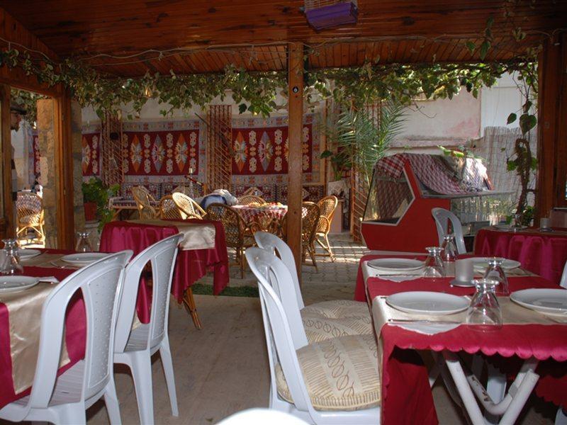 Antonios Motel Side Exterior photo